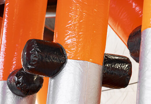 Mega aufblasbarer 40-teiliger giga modularer Edge Walker kletterparcours für kinder. Bestellen sie aufblasbare parcours jetzt online bei JB-Hüpfburgen Deutschland