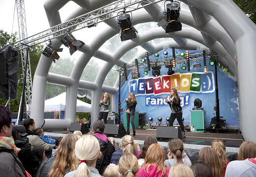 Mobiel podium op maat Telekids