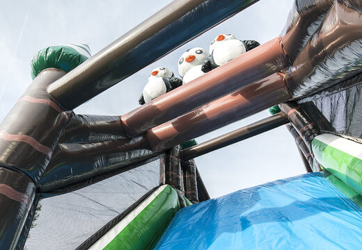 Kaufen sie einen 17 meter breiten aufblasbaren hindernisparcours im winterstil mit 7 spielelementen und farbenfrohen objekten für kinder. Bestellen sie aufblasbare parcours jetzt online bei JB-Hüpfburgen Deutschland