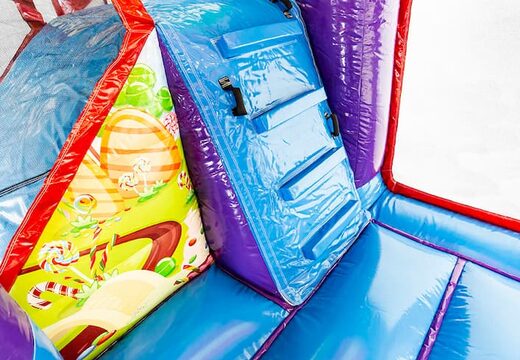 Multiplay XXL candyland hüpfburg in einzigartigem design, einer rutsche und 3D-objekten für kinder. Kaufen sie hüpfburgen online bei JB-Hüpfburgen Deutschland