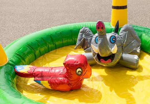 Playzone hüpfburg im dschungel-design mit plastikkugeln kaufen und 3D-objekten für kinder bestellen. Bestellen sie hüpfburgen online bei JB-Hüpfburgen Deutschland