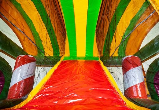 Multiplay XXL jungleworld hüpfburg in einzigartigem design mit zwei eingängen, einer rutsche in der mitte und 3D-objekten für kinder zum Bestellen. Kaufen sie hüpfburgen online bei JB-Hüpfburgen Deutschland