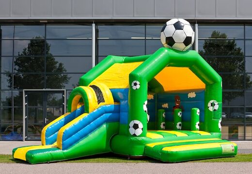 Bestellen sie überdachte multifun-hüpfburg mit rutsche zum thema fußball mit 3D-objekt oben für kleine und größere kinder. Kaufen sie aufblasbare hüpfburgen online bei JB-Hüpfburgen Deutschland