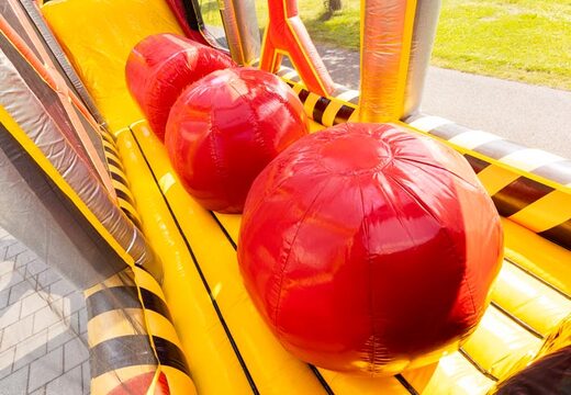 Mega-Voltage-Themen-Angriffsparcours zum Verkauf bei JB Inflatables