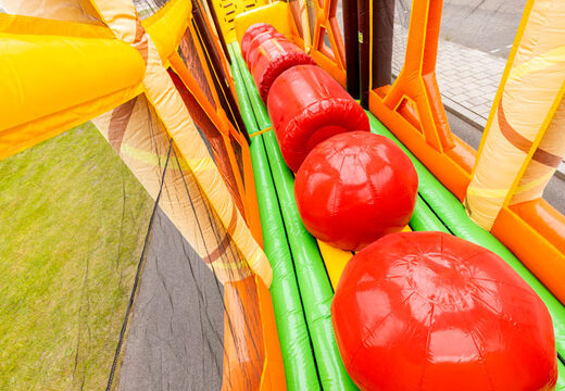 Mega-Hindernisparcours mit Dschungel-Thema bestellen