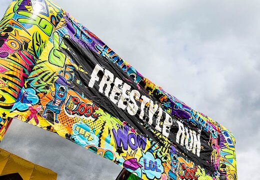 Details Hüpfburg mit Graffiti-Details