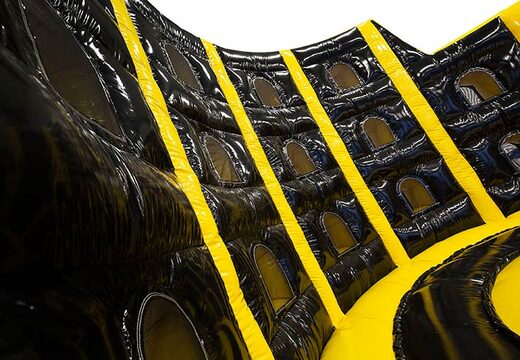 Kaufen Sie ein Gladiatorenspiel mit gelben und schwarzen Farben