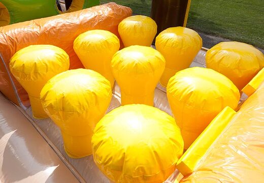 Hindernisse auf der Hüpfburg