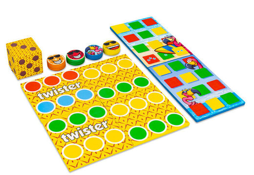 Buntes Spielset hinten von Softplay im Flamingo Hawaii Thema