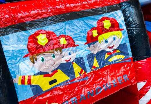 Hüpfburg Feuerwehrthema mit Illustration von Feuerwehrleuten im Bus online bestellen